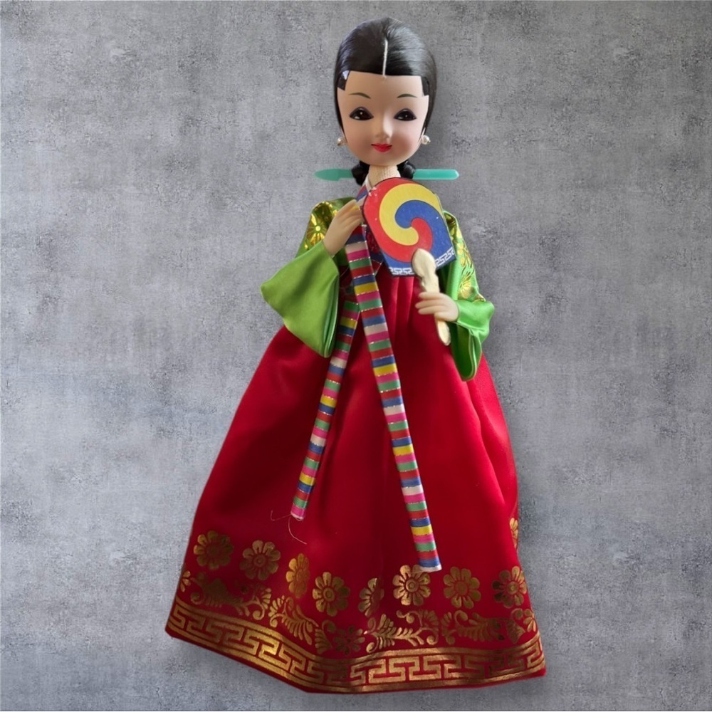 Vintage Korean Beauty Hanbok Doll